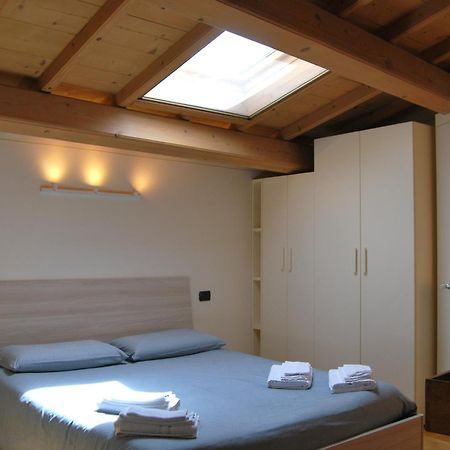Attic 1 Centro Storico Apartman Peschiera del Garda Kültér fotó
