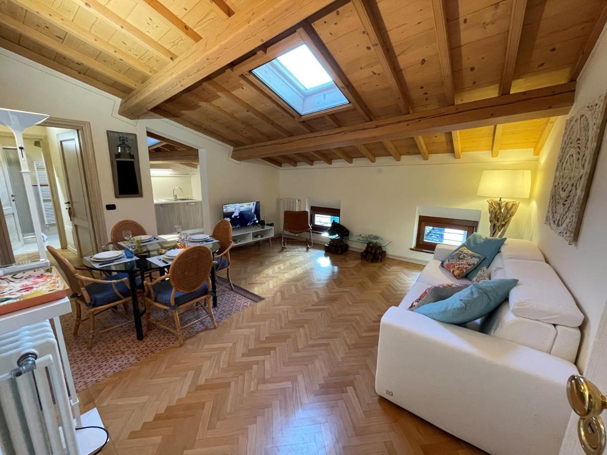 Attic 1 Centro Storico Apartman Peschiera del Garda Kültér fotó
