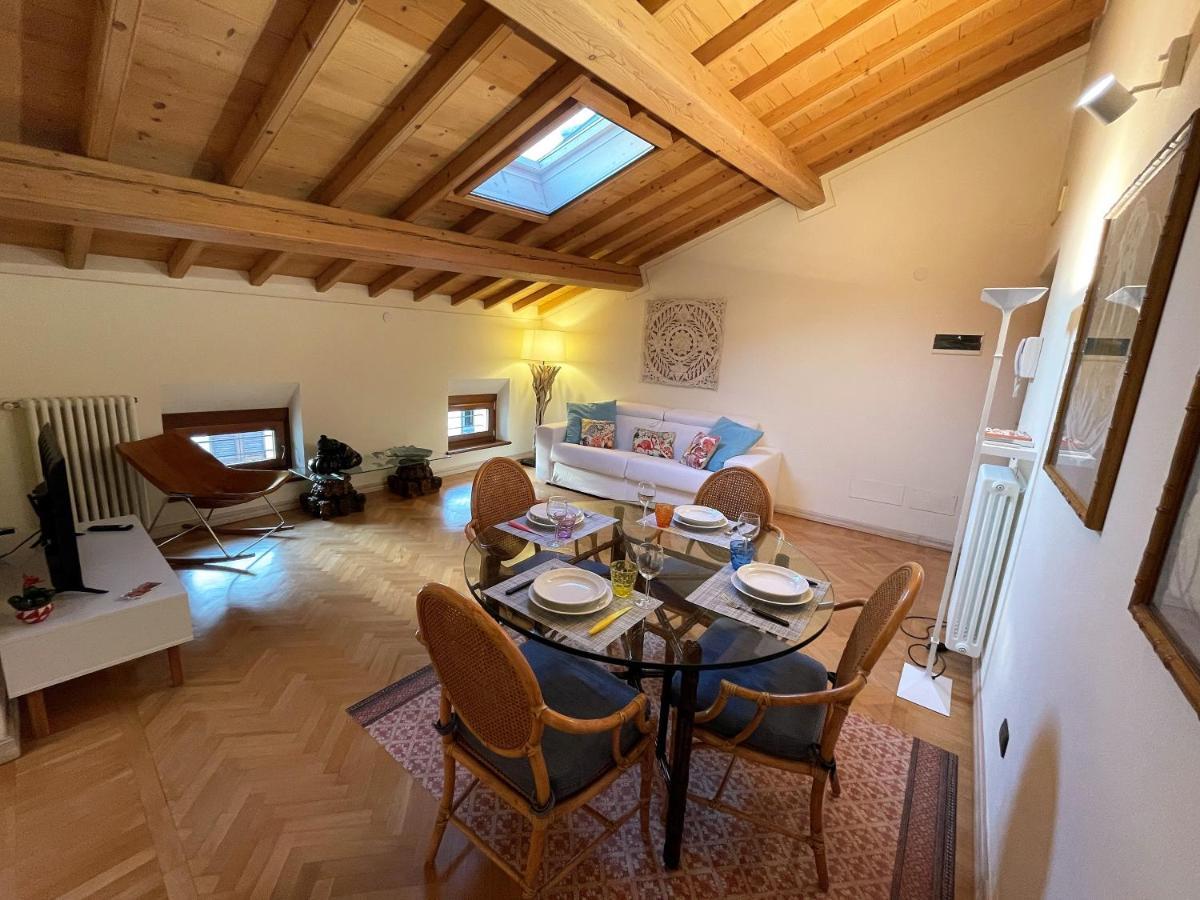 Attic 1 Centro Storico Apartman Peschiera del Garda Kültér fotó