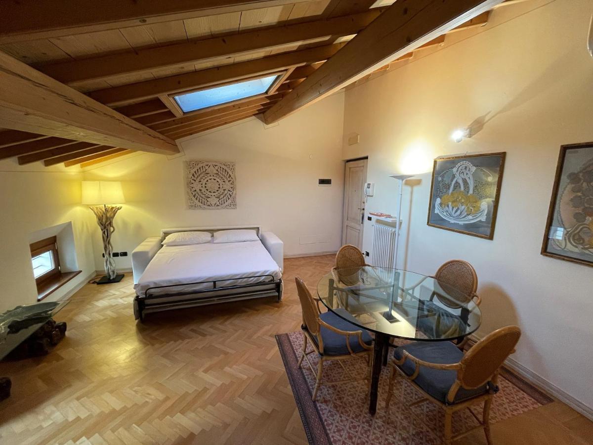 Attic 1 Centro Storico Apartman Peschiera del Garda Kültér fotó