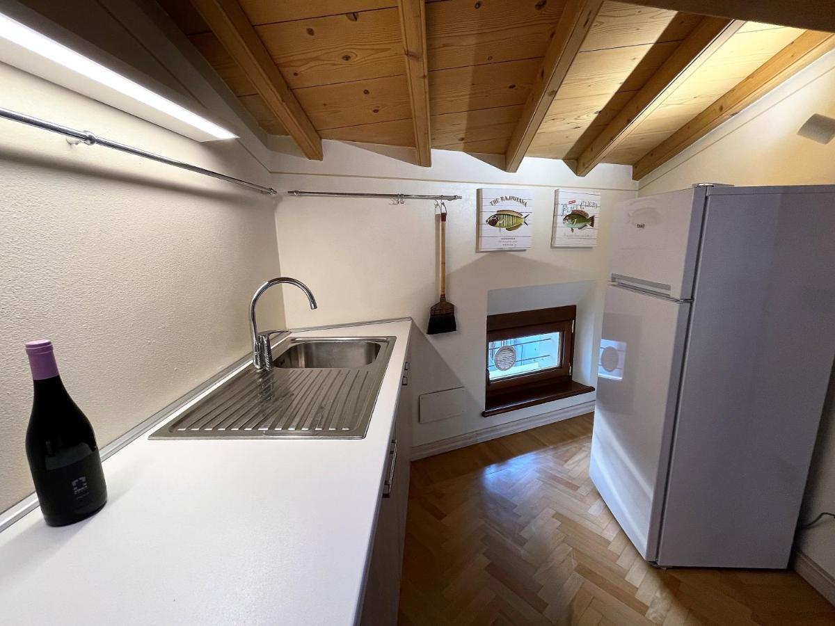 Attic 1 Centro Storico Apartman Peschiera del Garda Kültér fotó