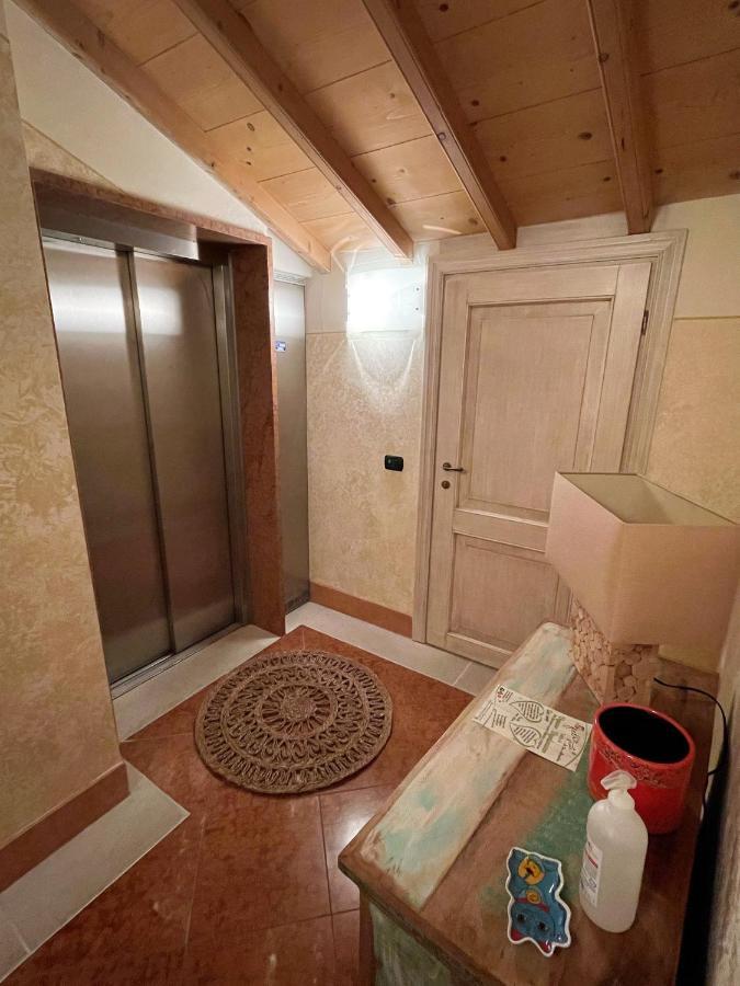 Attic 1 Centro Storico Apartman Peschiera del Garda Kültér fotó