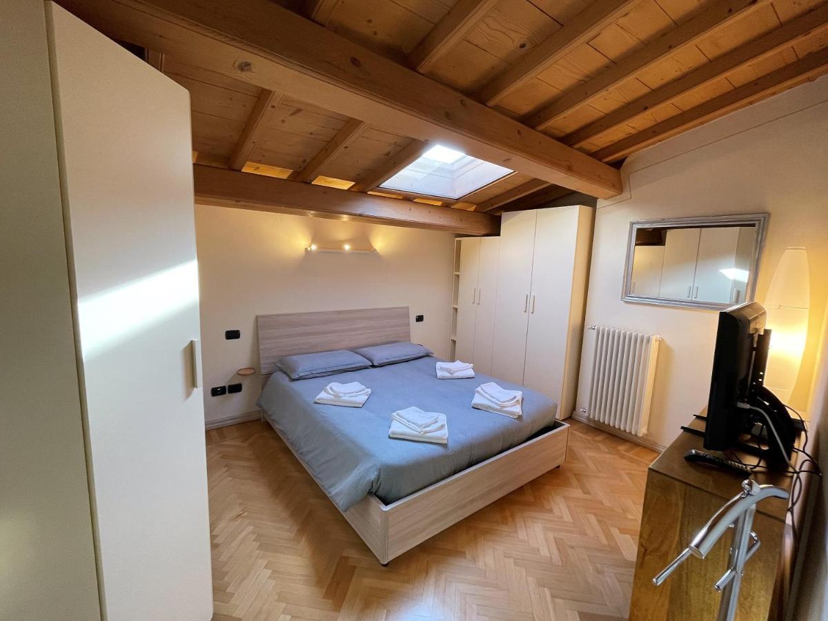 Attic 1 Centro Storico Apartman Peschiera del Garda Kültér fotó