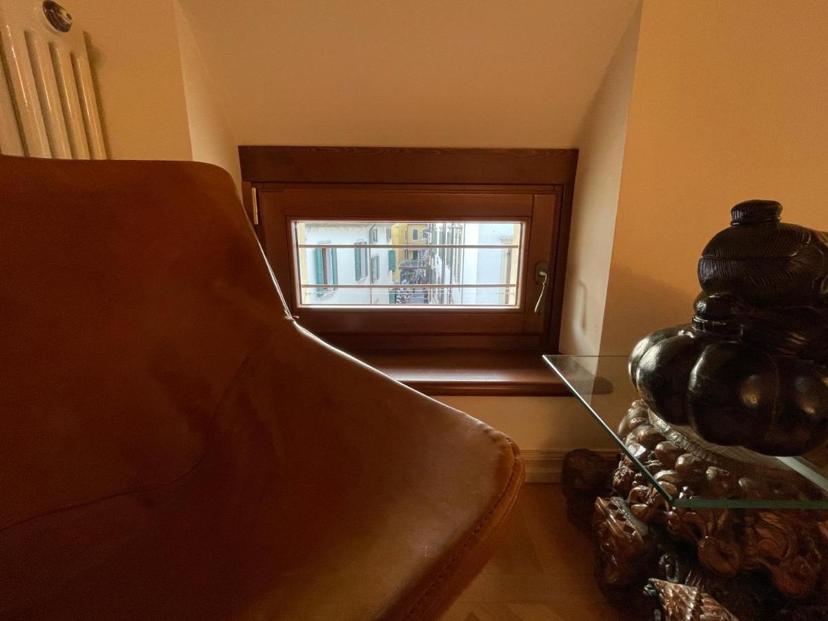 Attic 1 Centro Storico Apartman Peschiera del Garda Kültér fotó