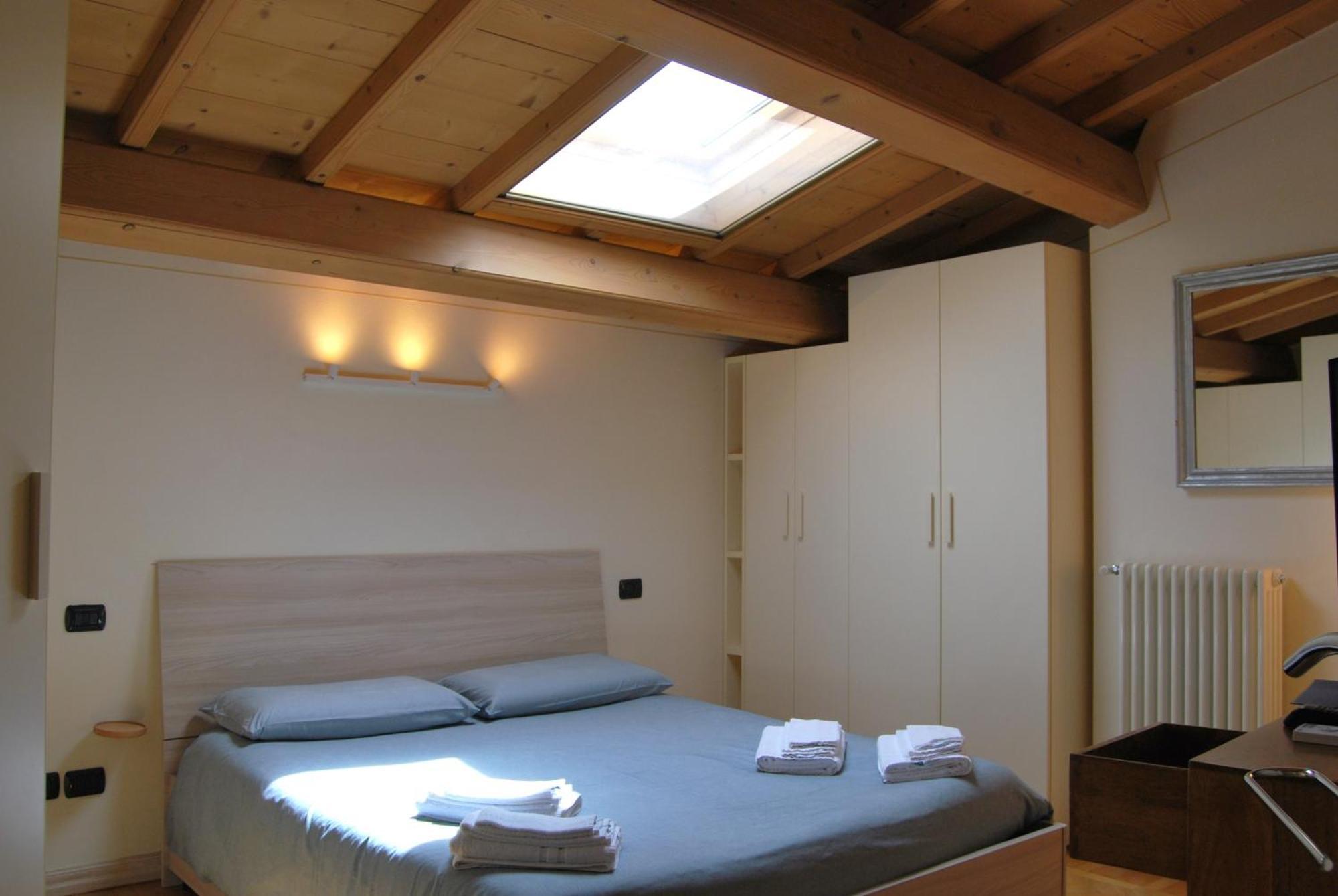 Attic 1 Centro Storico Apartman Peschiera del Garda Kültér fotó
