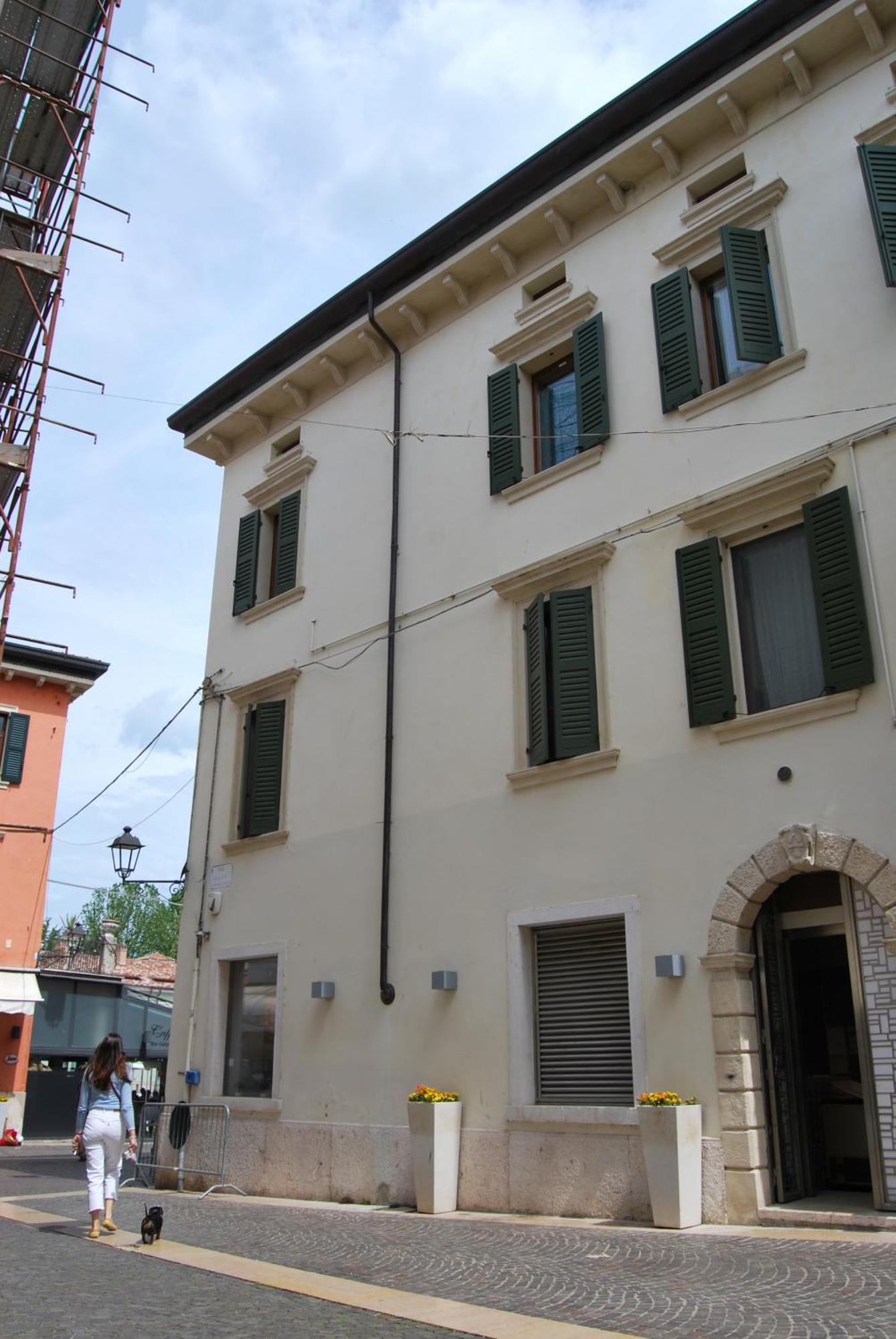 Attic 1 Centro Storico Apartman Peschiera del Garda Kültér fotó
